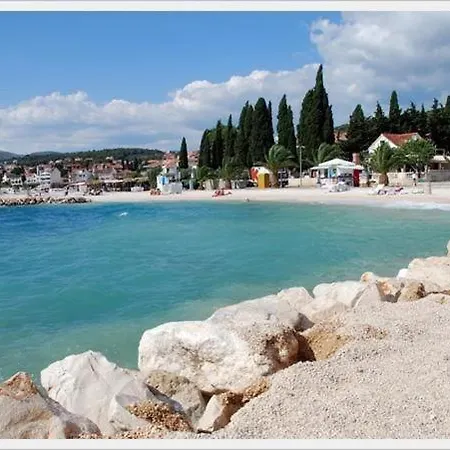 Mediteran, Kleine Mit Terrasse *